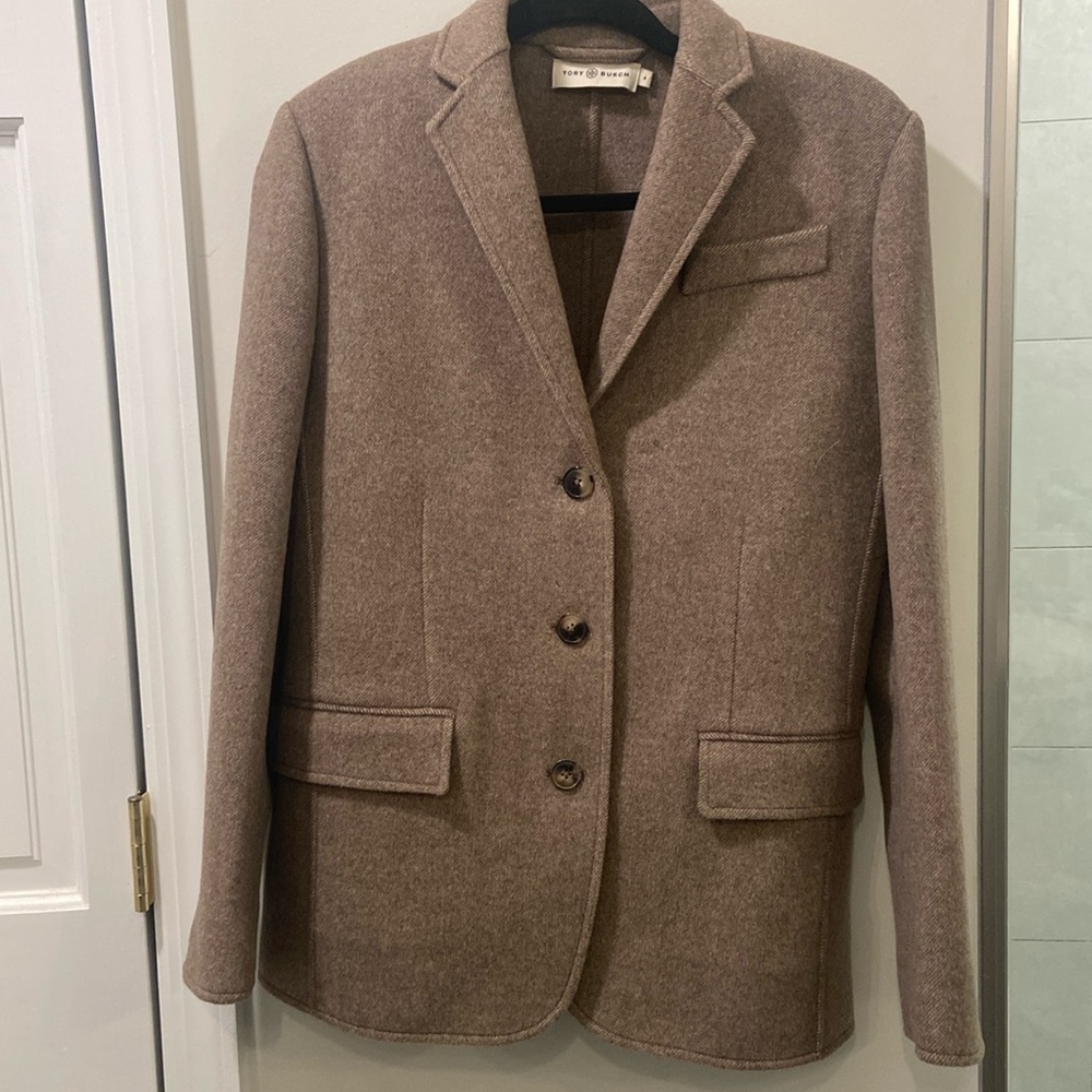 Tory Burch Tan Wool Blazer

LAST CHANCE TO BUY!